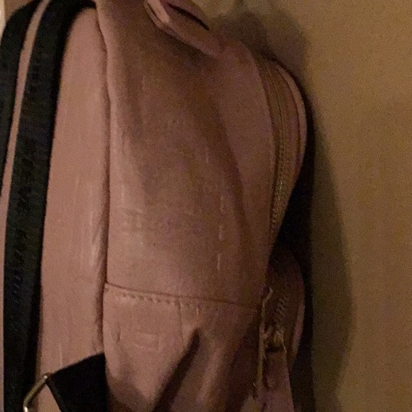 Designer Steve Madden Medium Backpack Purse / Pink / Roségold Color / Imprint - Picture 2 of 10